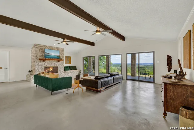 447 MADRONA DR New Braunfels, TX 78132