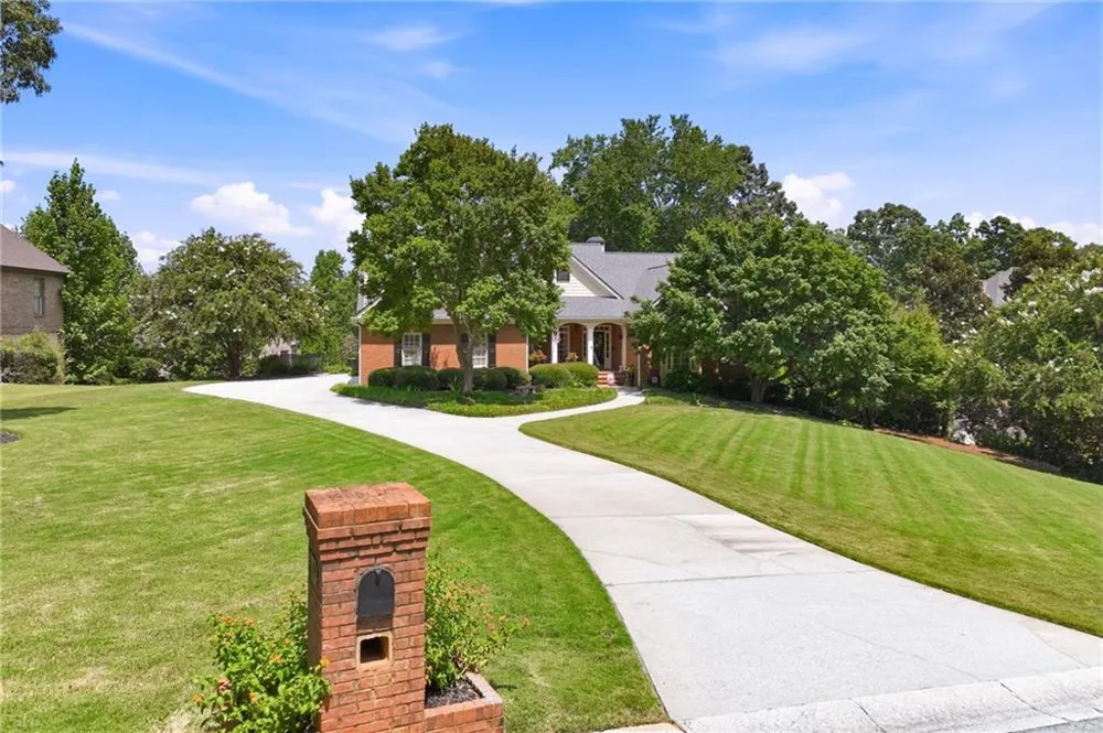 4611 Chartwell Chase Court Flowery Branch, GA 30542