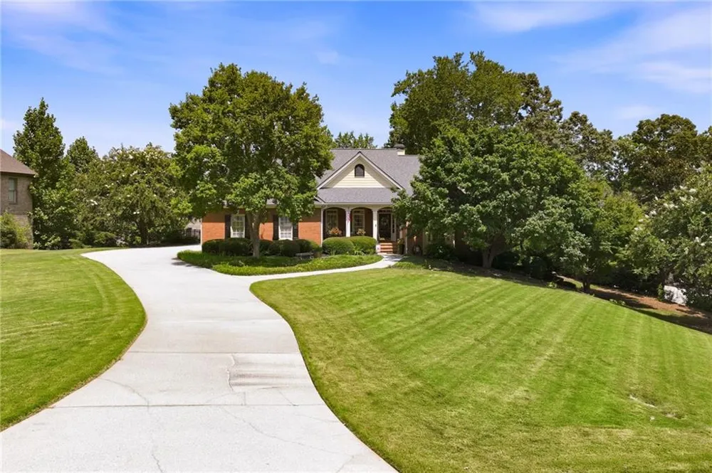 4611 Chartwell Chase Court Flowery Branch, GA 30542
