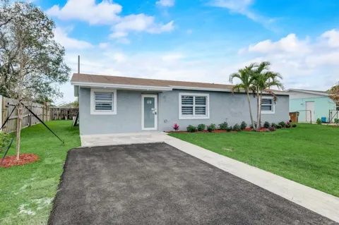 520 SW 13TH PLACE