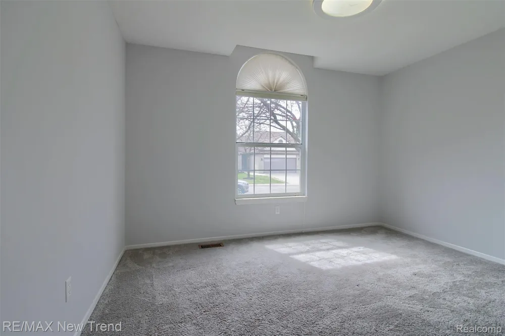 2191 Pleasant Drive Commerce Charter Township, MI 48390