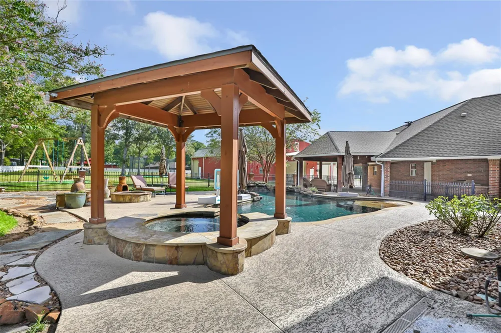 1111 Valley Commons Drive Huffman, TX 77336