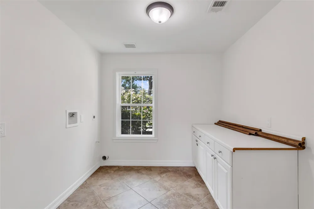 1111 Valley Commons Drive Huffman, TX 77336