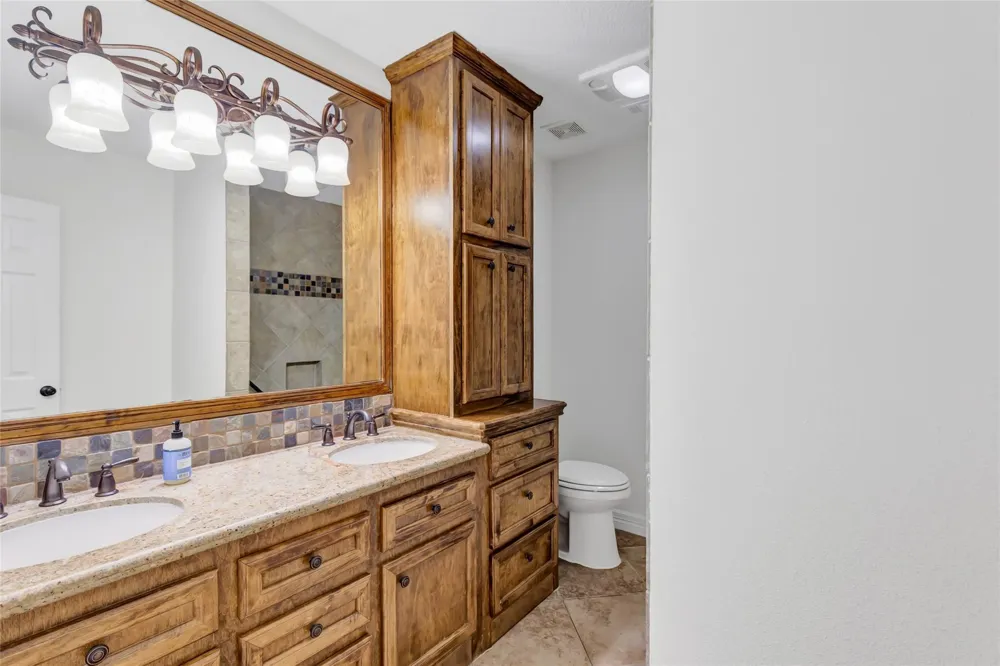 1111 Valley Commons Drive Huffman, TX 77336