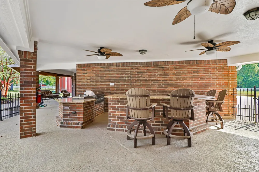 1111 Valley Commons Drive Huffman, TX 77336