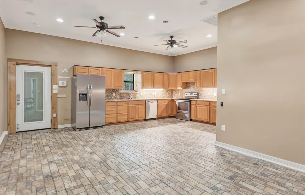 1111 Valley Commons Drive Huffman, TX 77336