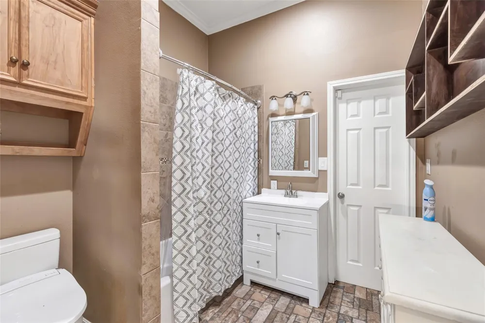 1111 Valley Commons Drive Huffman, TX 77336