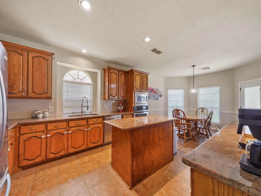 719 Rock Springs Drive Richmond, TX 77469