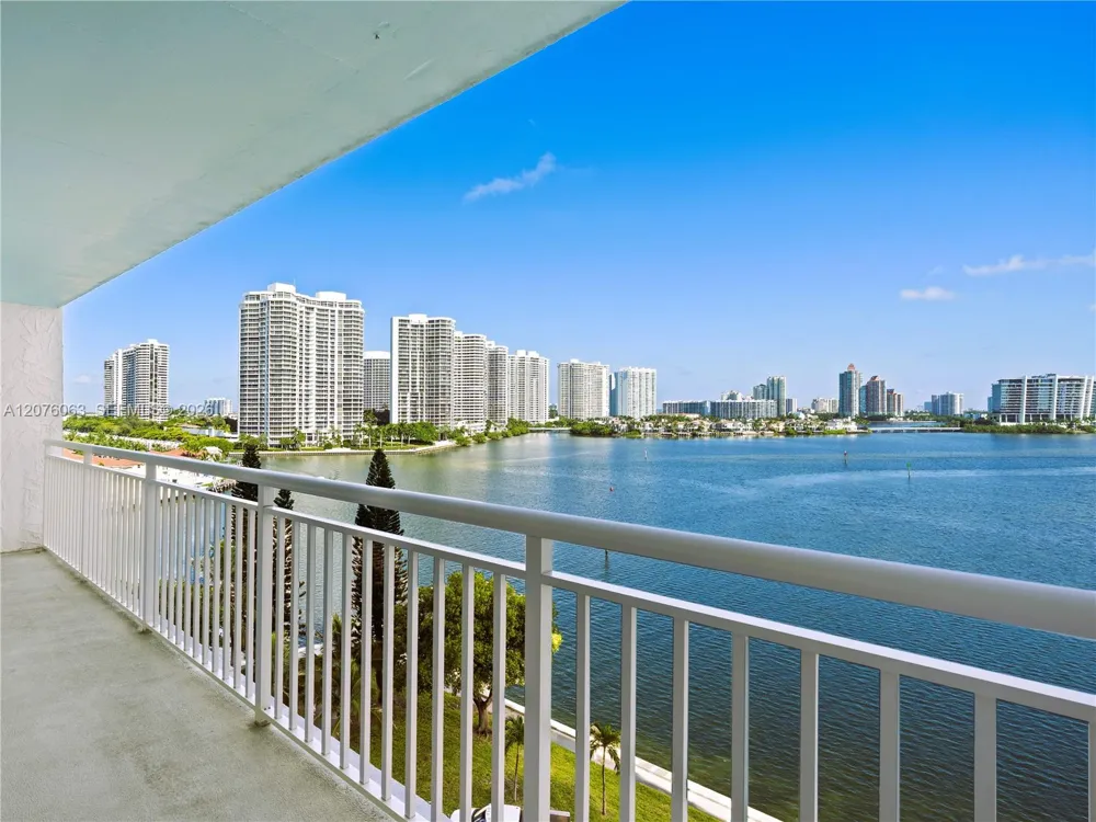 301 174th St #901 Sunny Isles Beach, FL 33160