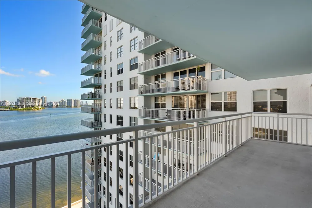 301 174th St #901 Sunny Isles Beach, FL 33160