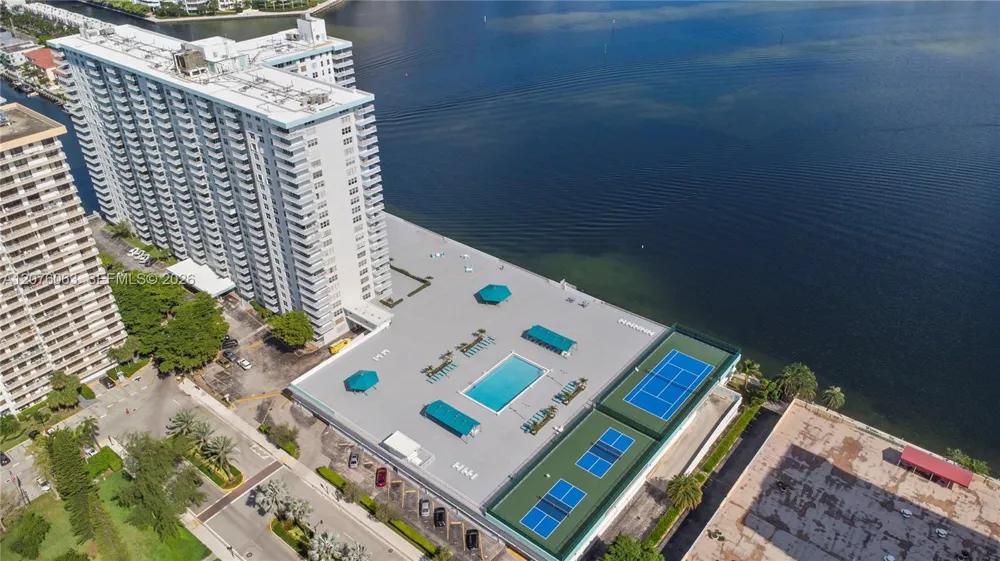 301 174th St #901 Sunny Isles Beach, FL 33160