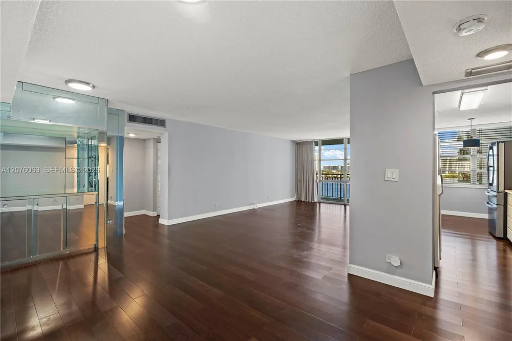 301 174th St #901 Sunny Isles Beach, FL 33160