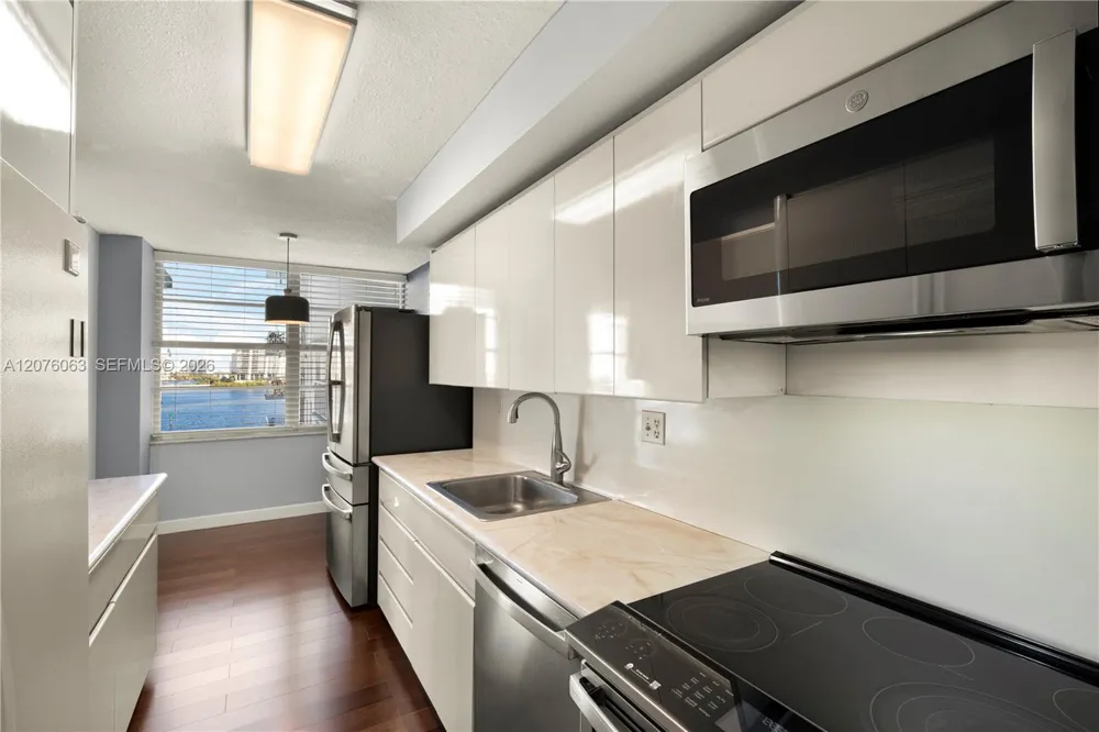 301 174th St #901 Sunny Isles Beach, FL 33160
