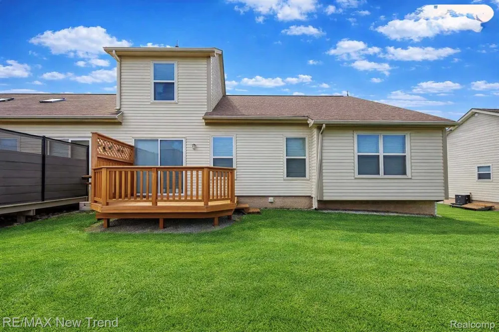 2191 Pleasant Drive Commerce Charter Township, MI 48390