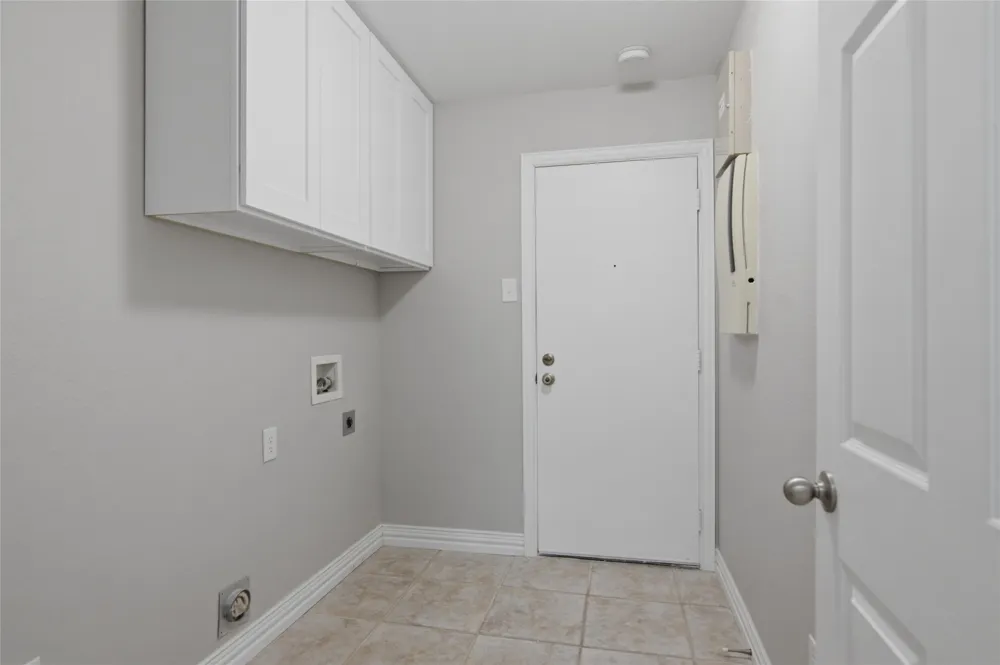 1411 Golf Club Drive Lantana, TX 76226