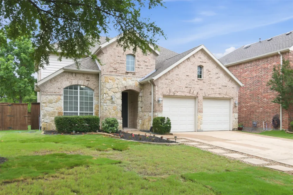1411 Golf Club Drive Lantana, TX 76226