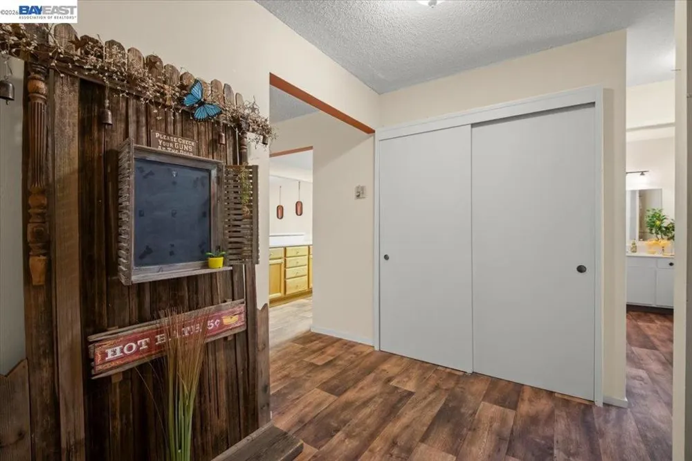 3441 Tice Creek Rd #4 Walnut Creek, CA 94595