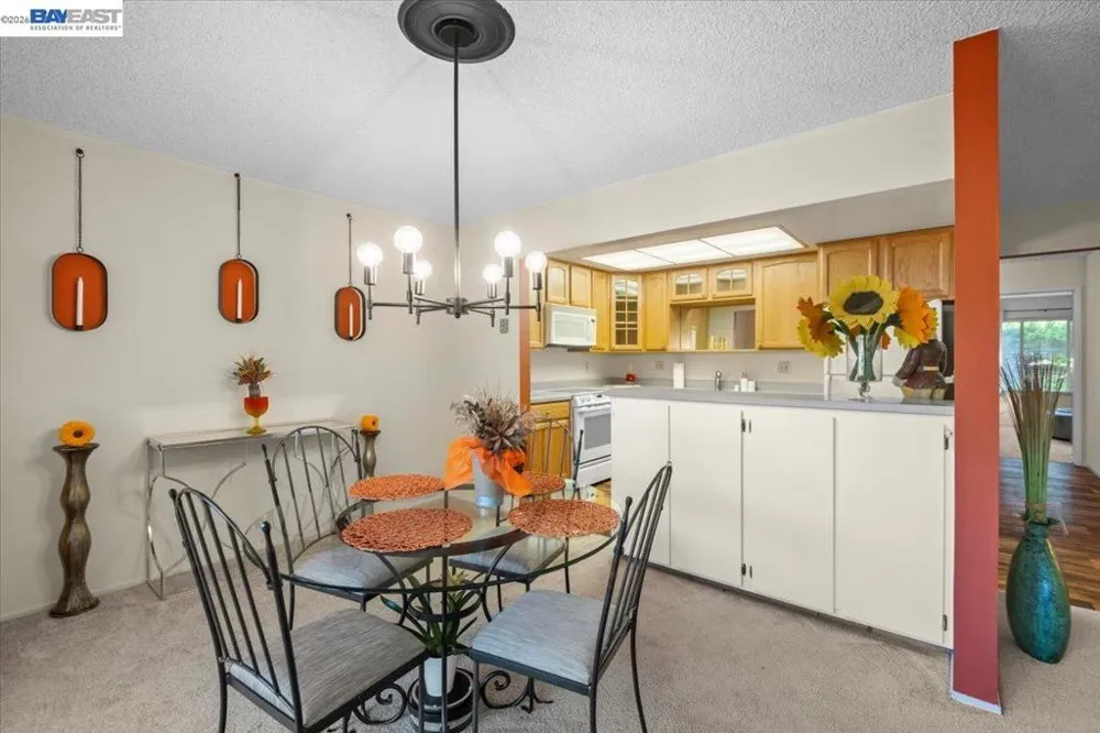 3441 Tice Creek Rd #4 Walnut Creek, CA 94595