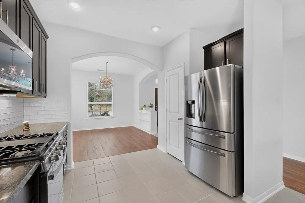 689 Leadtree Loop Buda, TX 78610