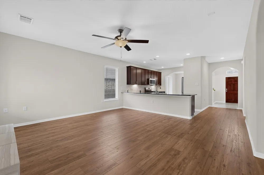 689 Leadtree Loop Buda, TX 78610