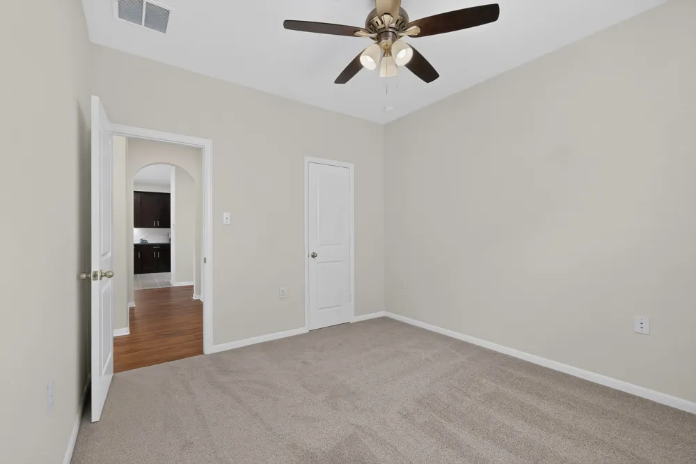 689 Leadtree Loop Buda, TX 78610