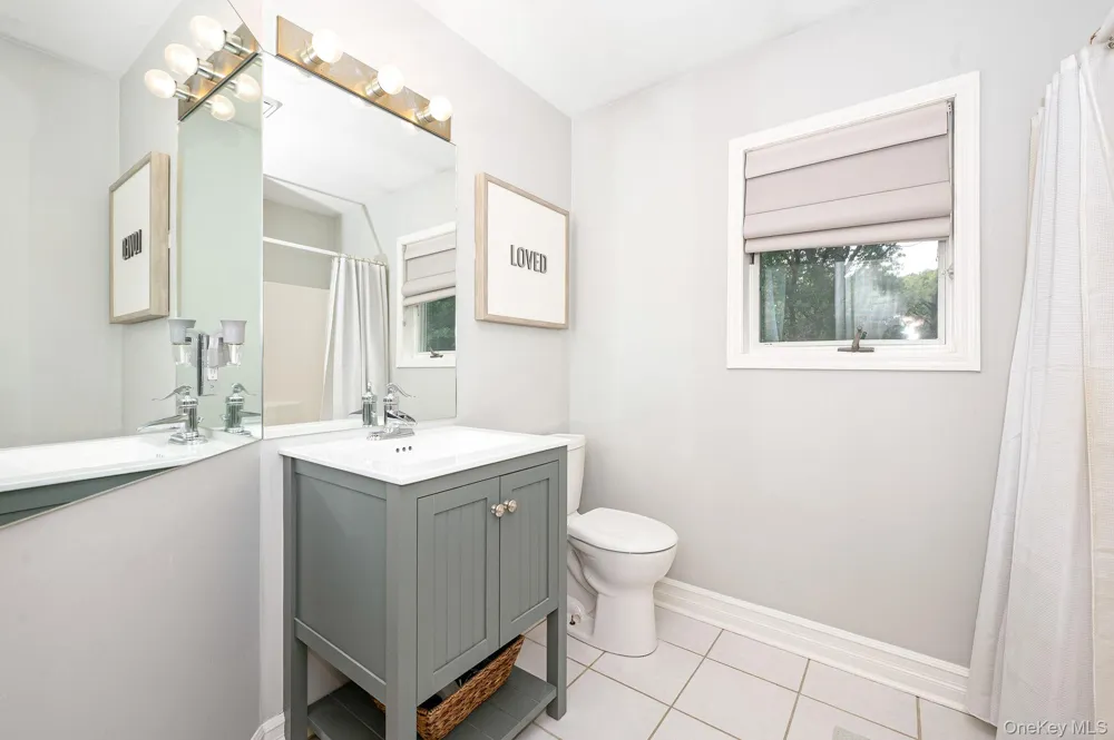 26 Kettle Hole Road Manorville, NY 11949
