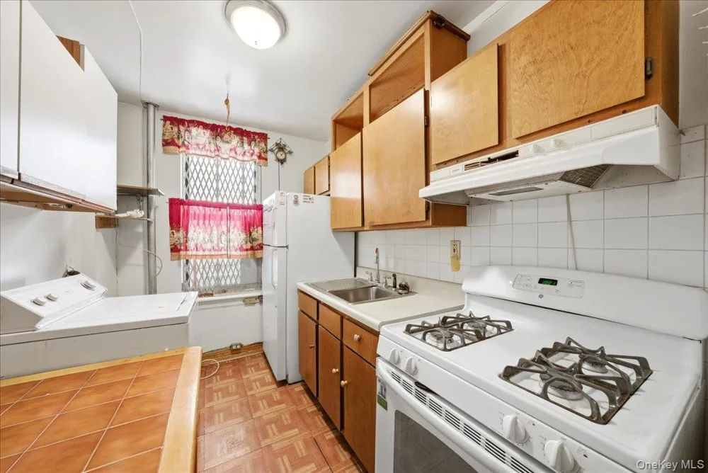 1200 Woodycrest Avenue #1C Bronx, NY 10452