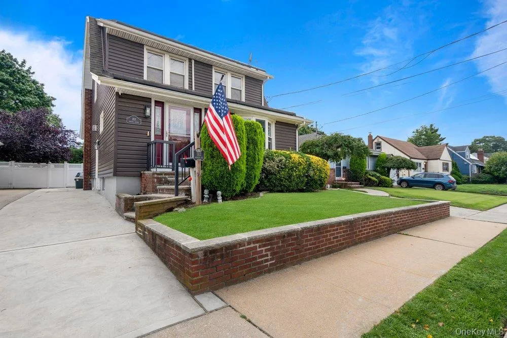 183 Horton Avenue Valley Stream, NY 11581