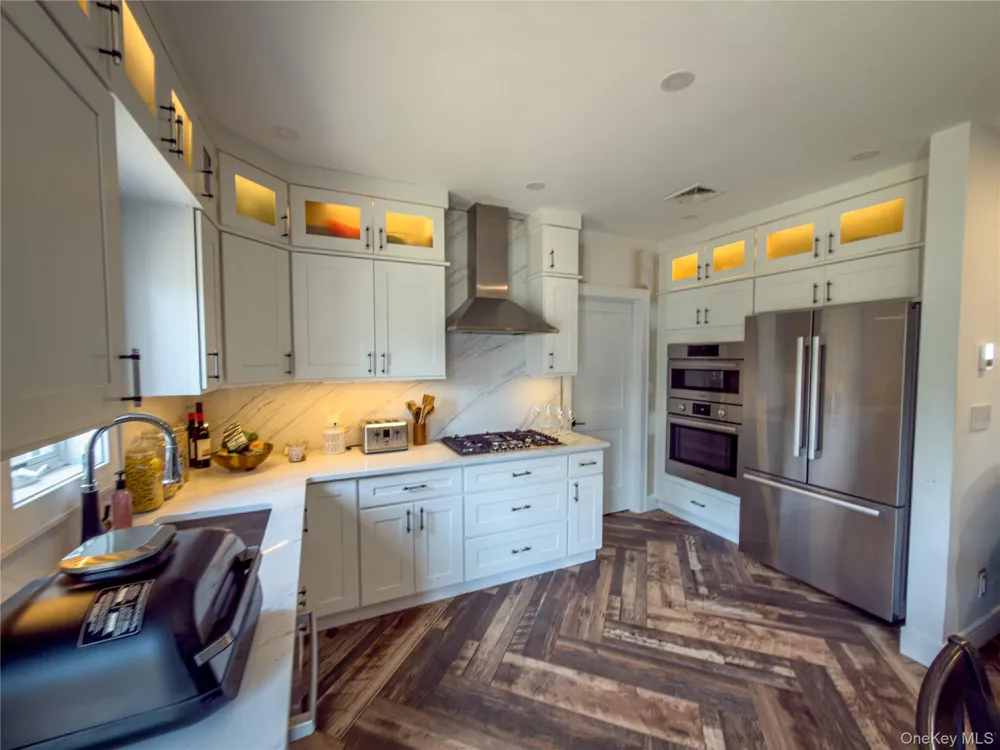 723 W Olive Street Long Beach, NY 11561
