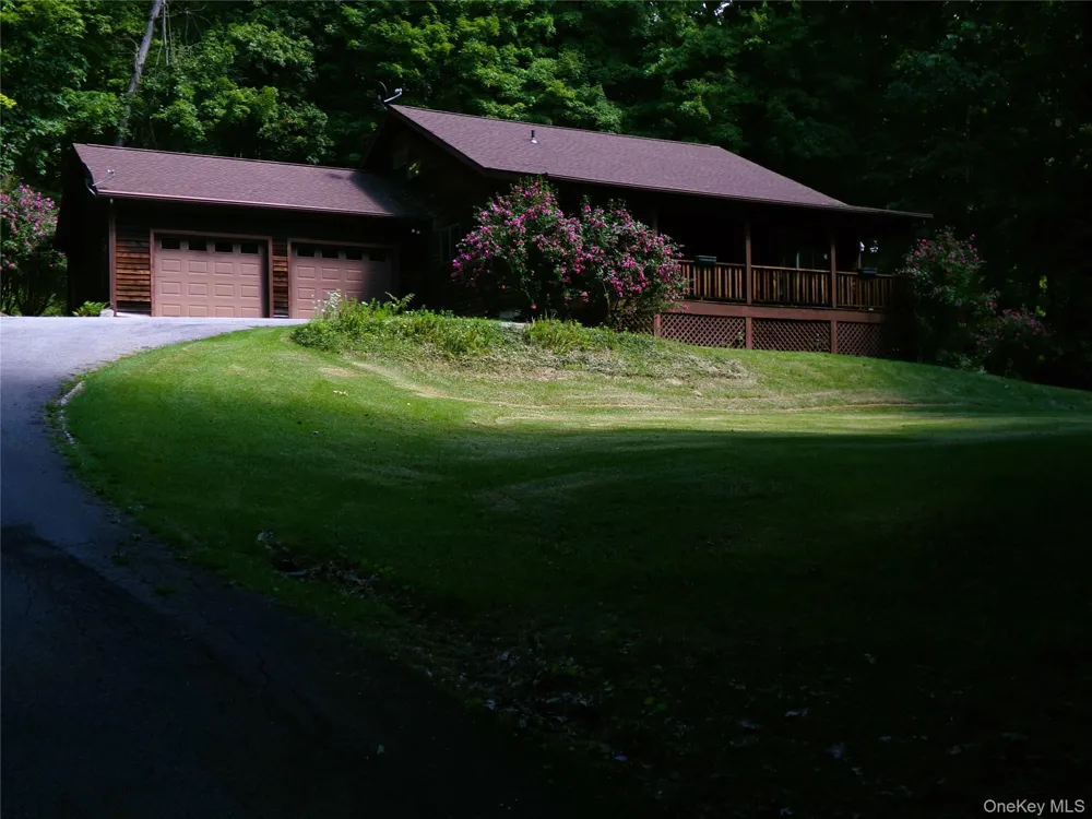 449 White Schoolhouse Road Rhinebeck, NY 12572
