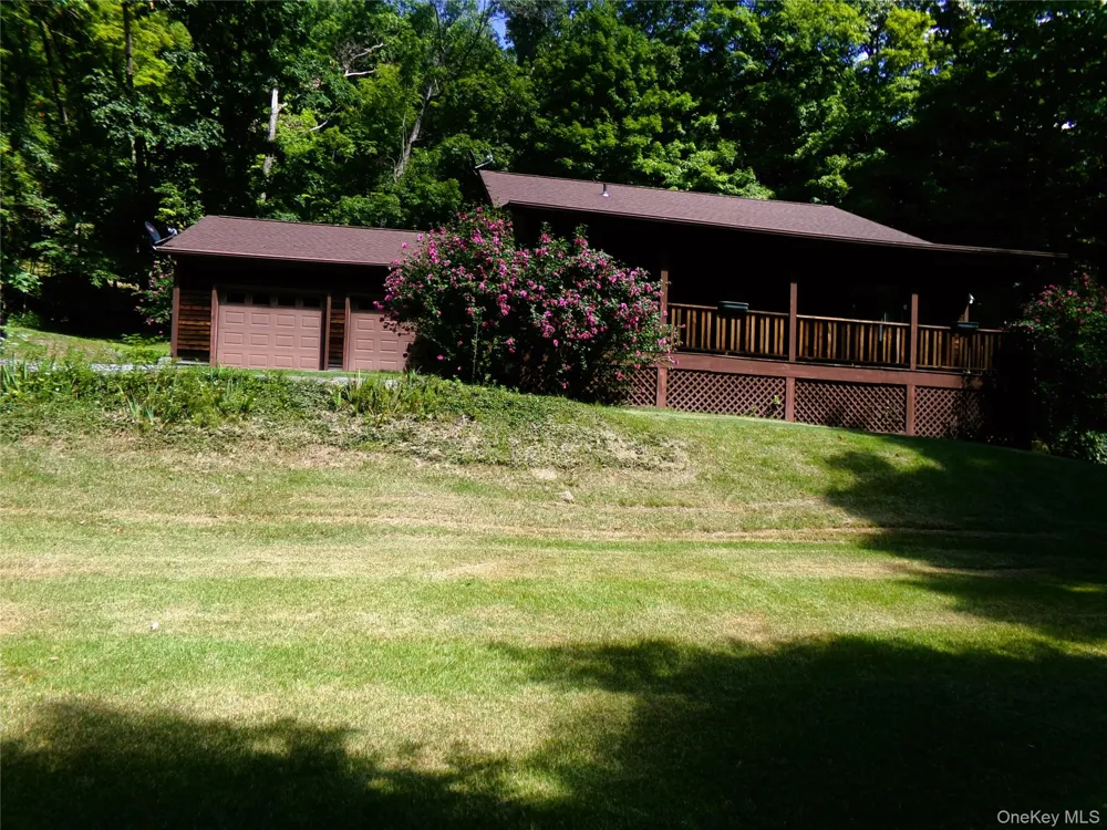 449 White Schoolhouse Road Rhinebeck, NY 12572