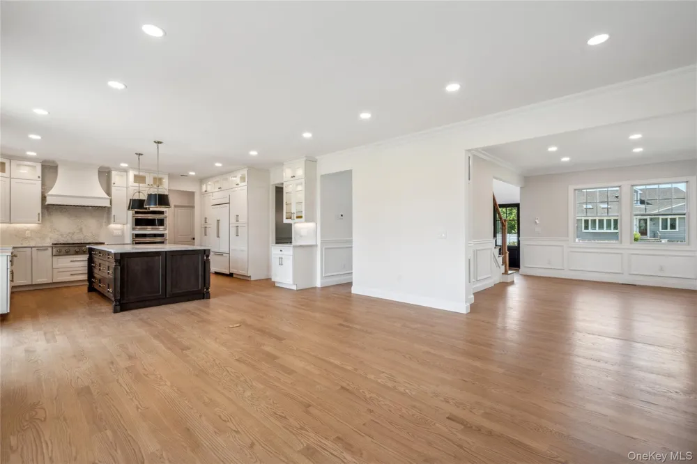 5 Steuben Drive Jericho, NY 11753