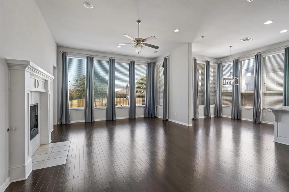 404 Miracle Rose Way Liberty Hill, TX 78642