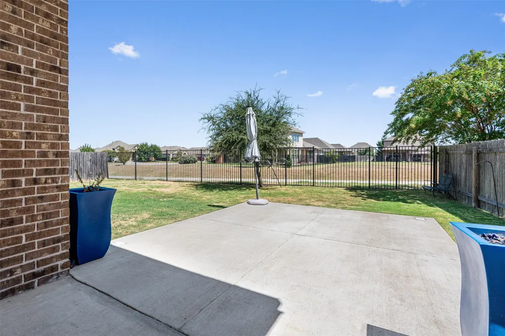 404 Miracle Rose Way Liberty Hill, TX 78642