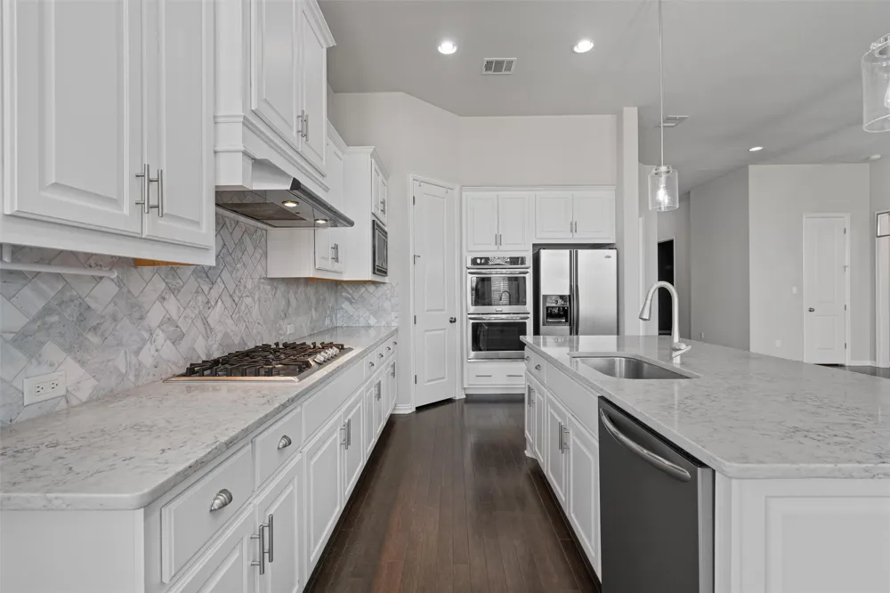 404 Miracle Rose Way Liberty Hill, TX 78642