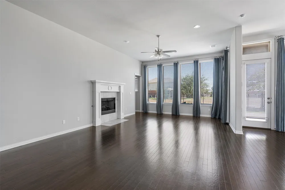 404 Miracle Rose Way Liberty Hill, TX 78642