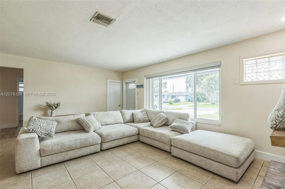 6931 SW 2nd St #0 Pembroke Pines, FL 33023
