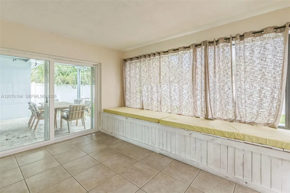 6931 SW 2nd St #0 Pembroke Pines, FL 33023