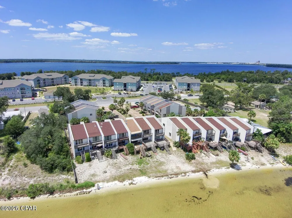 6445 Oakshore Drive Panama City, FL 32404
