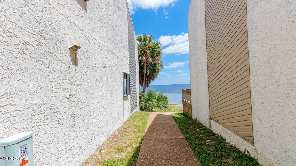 6445 Oakshore Drive Panama City, FL 32404