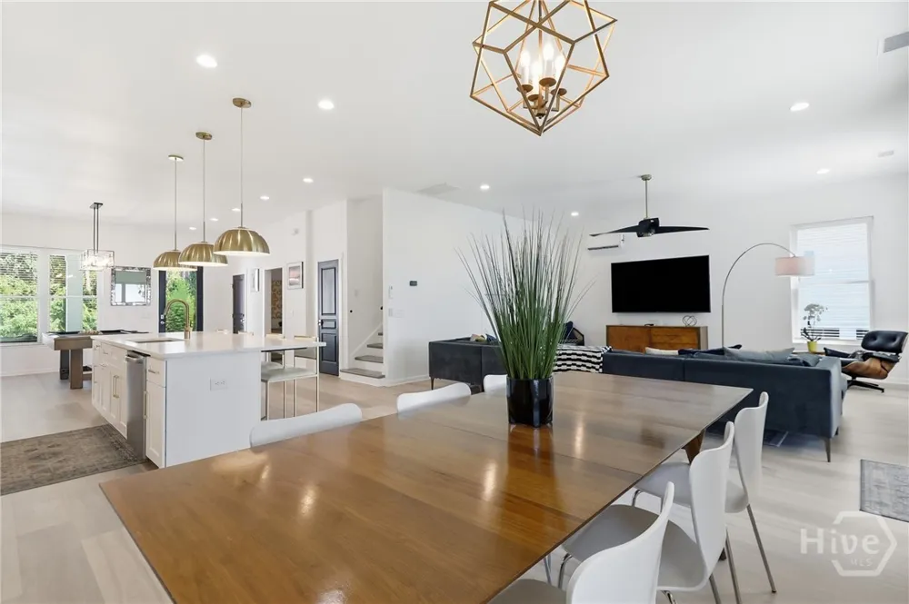 27 Morningside Drive Savannah, GA 31410