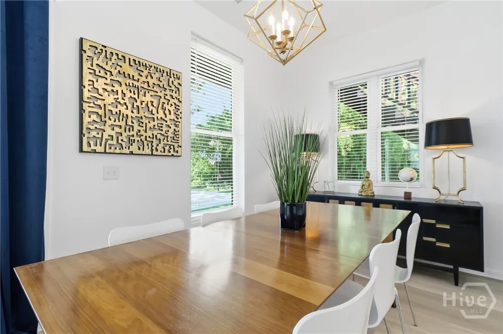 27 Morningside Drive Savannah, GA 31410