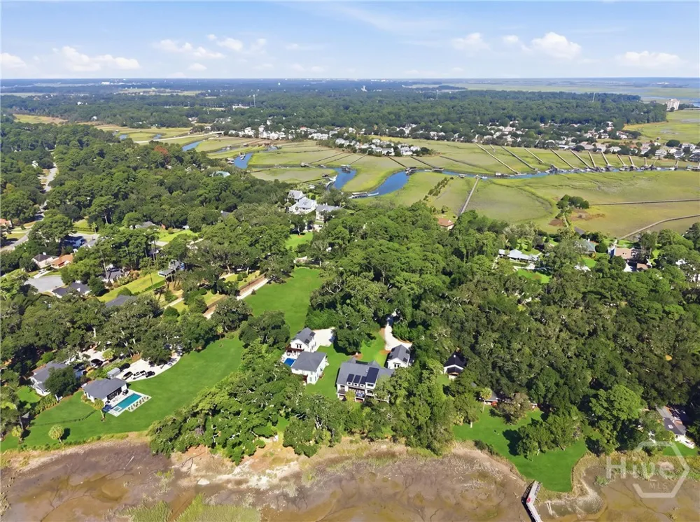 27 Morningside Drive Savannah, GA 31410