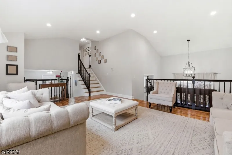 61 Queen Anne Dr Bernards, NJ 07920