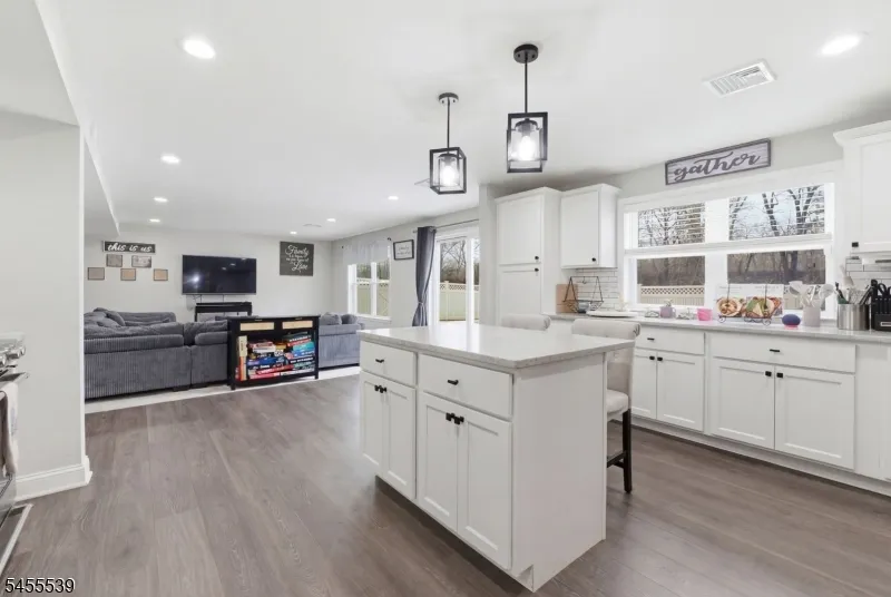 61 Queen Anne Dr Bernards, NJ 07920