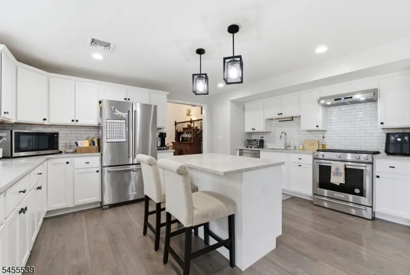 61 Queen Anne Dr Bernards, NJ 07920