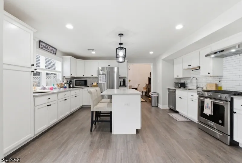 61 Queen Anne Dr Bernards, NJ 07920