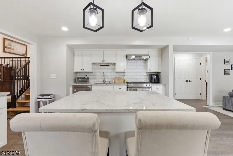 61 Queen Anne Dr Bernards, NJ 07920
