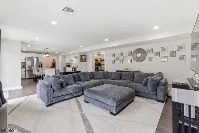 61 Queen Anne Dr Bernards, NJ 07920