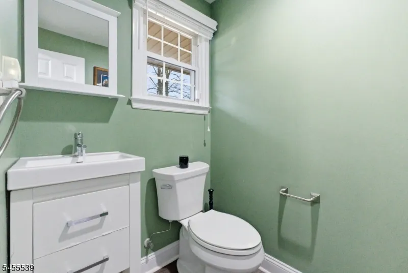 61 Queen Anne Dr Bernards, NJ 07920